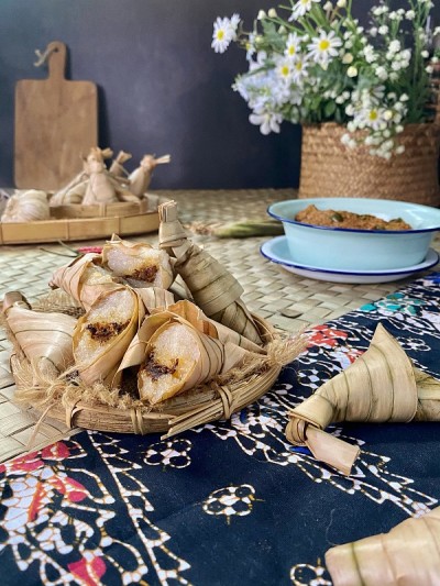 Ketupat Palas and Chicken Rendang