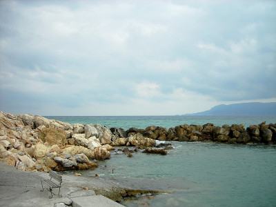 阴天的海景。