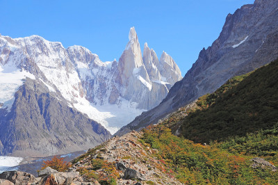 灯塔山。
