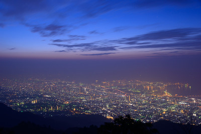 神户的夜景，从玛雅山的菊馆看