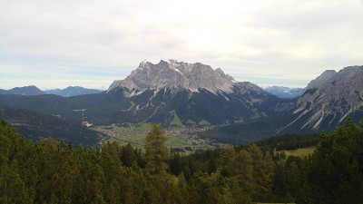 一座叫Zugspitze的高山