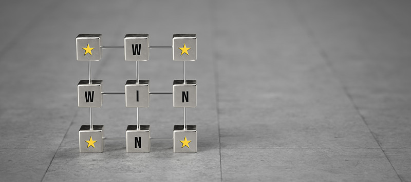 金属立方体网格与信息WIN WIN - 3D渲染插图