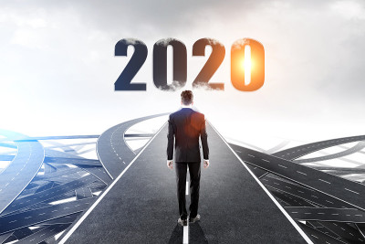 人走在2020年曲折的道路上