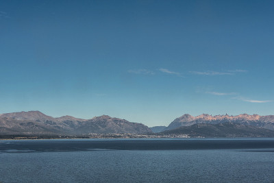 来自Nahuel Huapi湖的圣卡洛斯·德·Bariloche全景