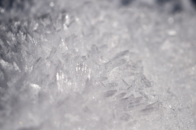 白雪皑皑的瀑布
