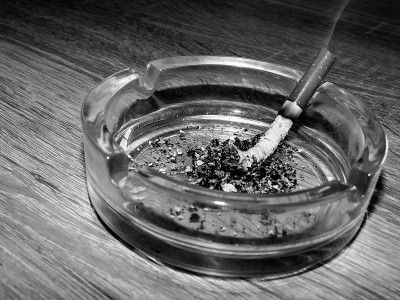 烟灰缸和雪茄