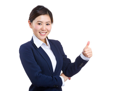 中国女商人竖起大拇指