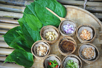 Miang kham是来自泰国的传统小吃。