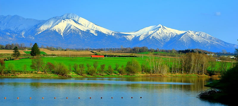 北海道、别荣、水泽堰塞湖、十池山等景观