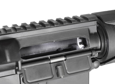 AR-15弹膛，里面没有弹药