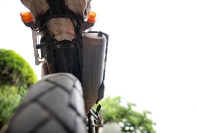 公路摩托车消声器脏了