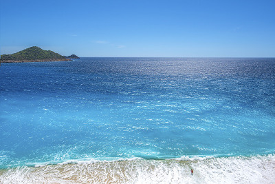 安塔利亚卡尔坎卡普塔斯海滩碧绿的风景