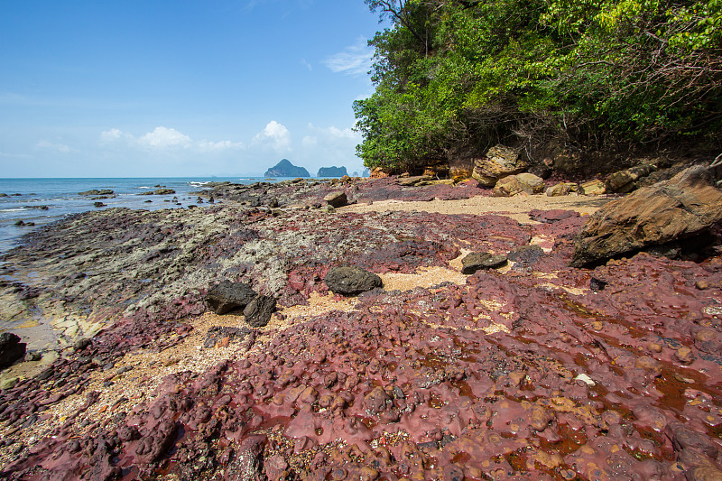 Laem Chamuk Khwai美丽的海滩和岩石