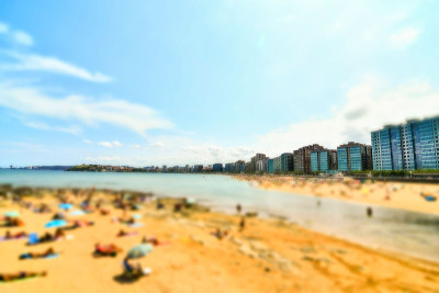 海滩和大海，照片作为背景在希洪，阿斯图里亚斯元首，西班牙欧洲