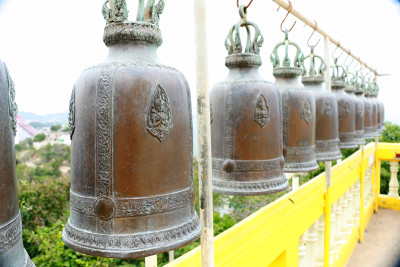 泰国华欣Khao takiap庙里的钟