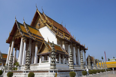 窟Suthat Thepphawararam