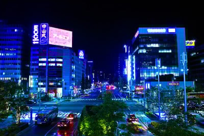 东京八重洲站侧夜景