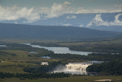 瀑布的Canaima