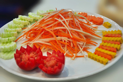 沙拉蔬菜粗切，健康食品