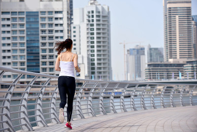 女子晨跑