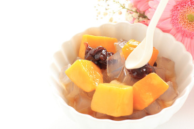日本糖果，水果，黑豆和海藻果冻