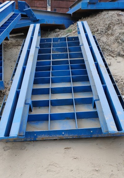 用于飞越的铁建筑材料