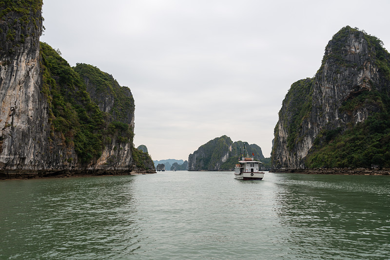 下龙湾巡游