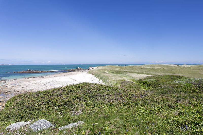 海滩和风景在赫姆海峡岛，英国