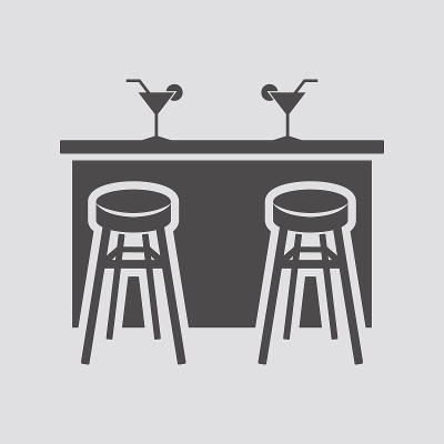 酒吧柜台与鸡尾酒图标在平面风格。矢量插图。
