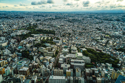 横滨市和日落从横滨地标塔观景台