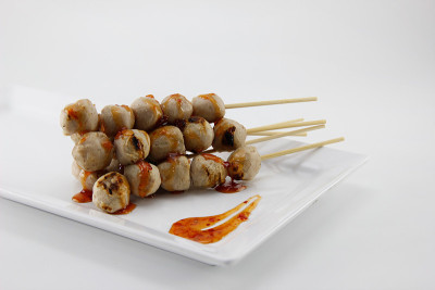 肉丸串蘸酱