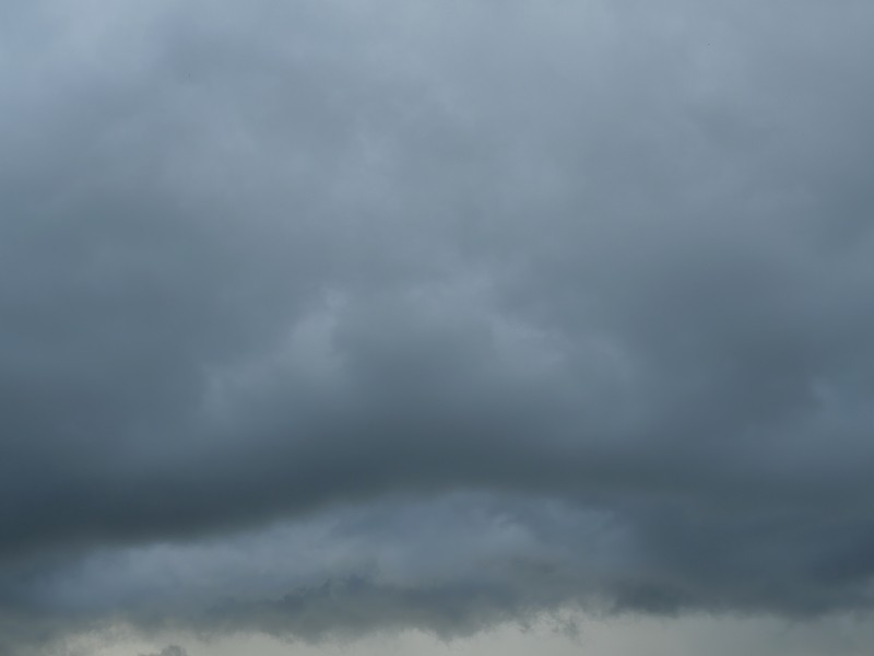 热带天空上积雨云的形成