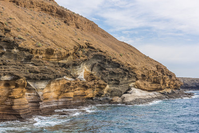 陡峭的海岸