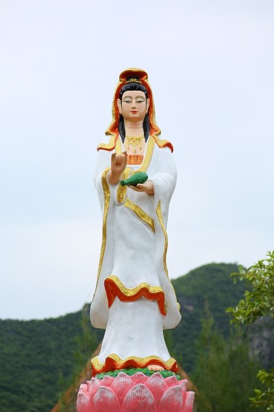观音雕像