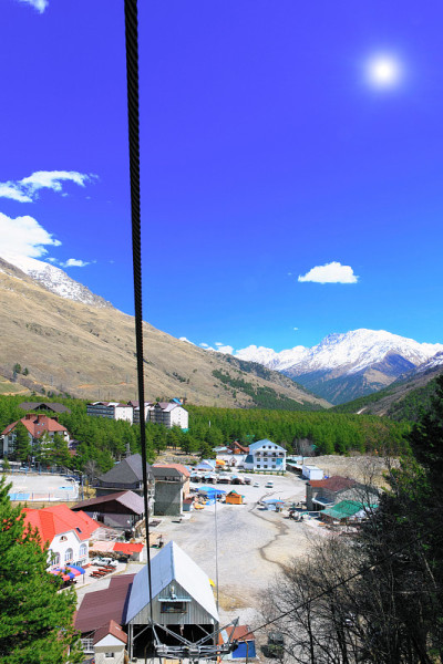 山上索道的美景。