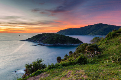 美丽的夕阳在海角是一座山