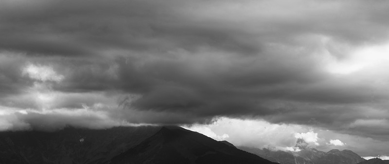 B&W 山景