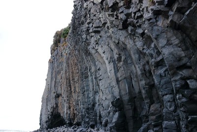如沙洲状节理、奇岩、峭壁、海岸、