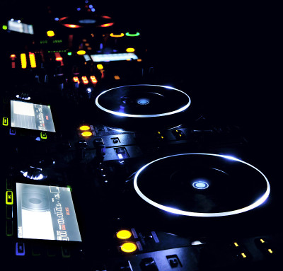 DJ CD播放器和混音器