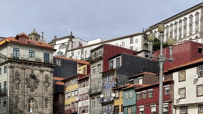 波尔图大桥城市河流房屋建筑装饰设计金属混凝土人行桥火车交通旅游游客旅游目的地城镇城市喷泉水公园风景秀