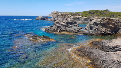 法国南部瓦尔小高乌岛的风景