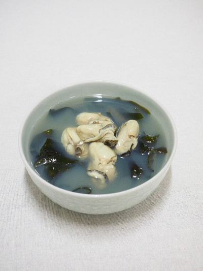 韩国美食牡蛎紫菜汤，美炖锅