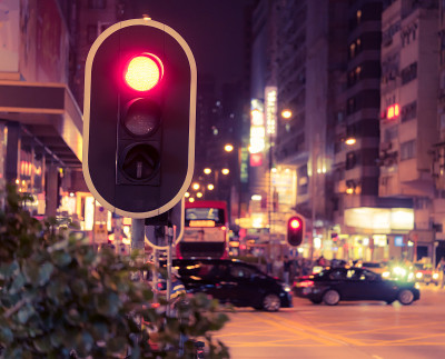 香港弥敦道红色路灯