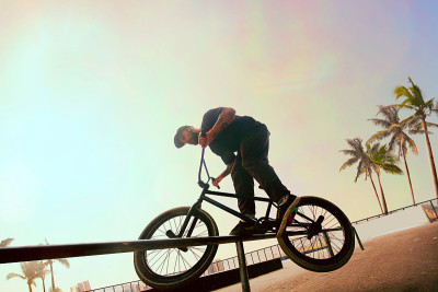 BMX骑手。