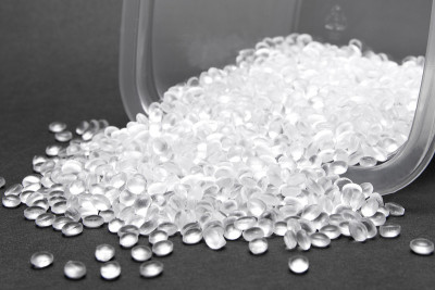 HDPE。透明的聚乙烯颗粒。塑料颗粒。塑料原料。高密度聚乙烯(PE-HD)， PE-LD。IDPE。