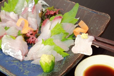 飞鱼生鱼片，日本食物