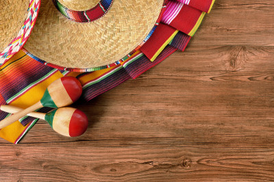 墨西哥cinco de mayo木材背景墨西哥帽