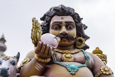 迪瓦帕拉卡面部特写在Sri Murugan寺庙，卡迪兰普拉，卡纳塔克邦，印度。