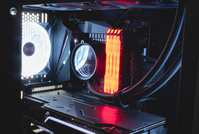 游戏PC与RGB LED灯