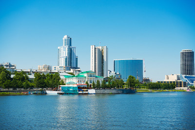 叶卡捷琳堡市的码头岸堤。